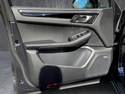 Used 2022 Porsche Macan Base image 20