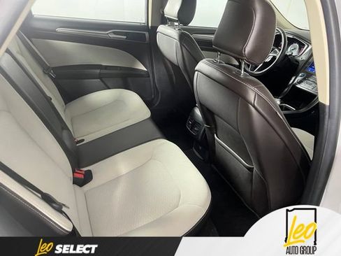 Used 2020 Ford Fusion SE w/ Equipment Group 151A FWD image 20