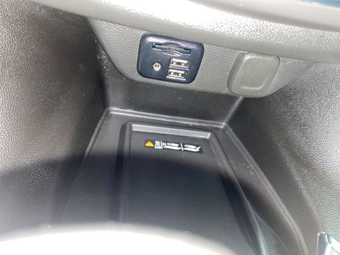 Used 2023 Chevrolet Traverse LT w/ LT Premium Package AWD/4WD image 45