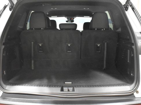 Used 2026 GMC Acadia Elevation w/ Elevation Premium Package FWD image 26