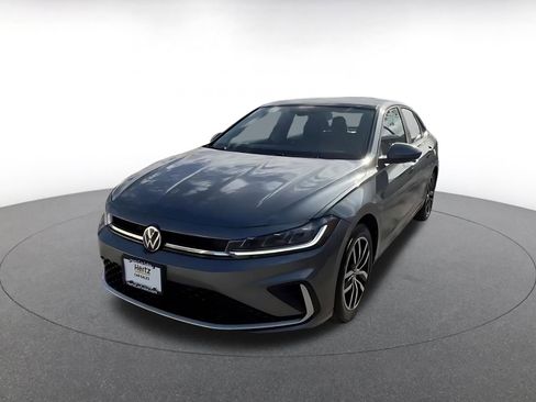 Used 2025 Volkswagen Jetta SE image 7