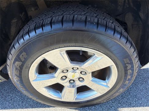 Used 2016 Chevrolet Suburban LTZ image 20