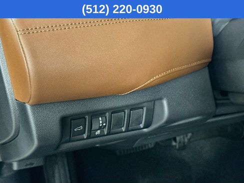 Used 2026 Subaru Outback Touring AWD/4WD image 11