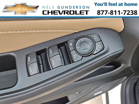 Used 2023 Chevrolet Traverse Premier image 16
