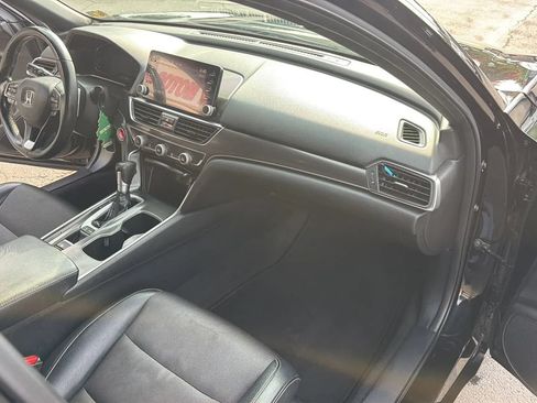 Used 2018 Honda Accord Sport image 13