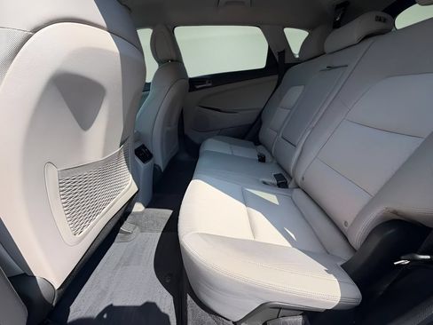 Used 2017 Hyundai Tucson Sport AWD/4WD image 16
