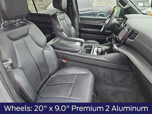 Used 2024 Jeep Wagoneer Series II w/ Flexible Seating Group RWD image 12