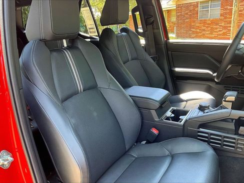 Used 2025 Toyota 4Runner Limited AWD/4WD image 28
