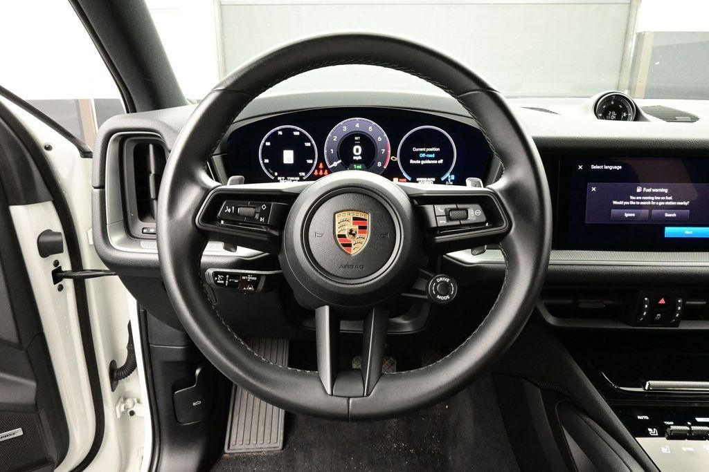 Certified 2024 Porsche Cayenne AWD/4WD image 8