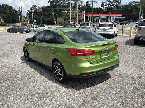 Used 2018 Ford Focus SEL FWD image 4
