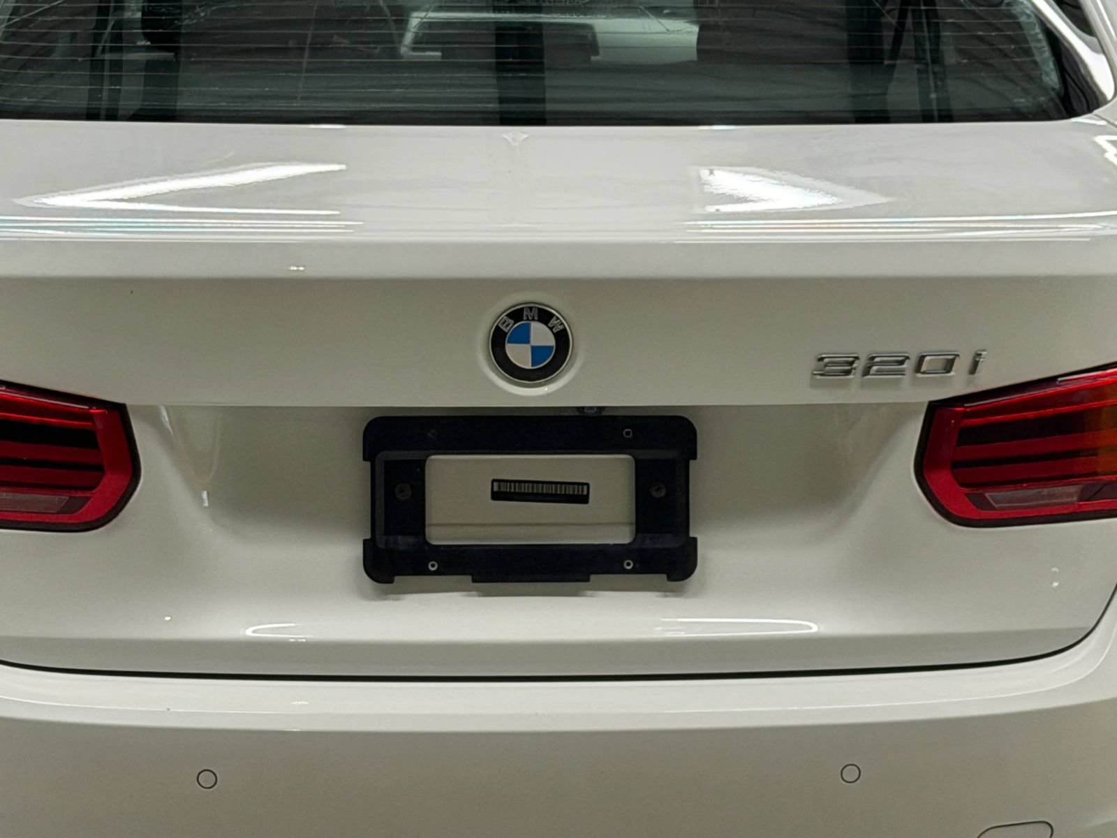 Used 2017 BMW 320i Sedan RWD image 11