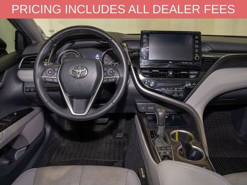 Used 2022 Toyota Camry XLE w/ Navigation Upgrade Package FWD image 6