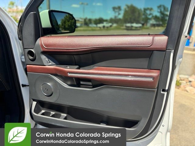 Used 2022 Ford Expedition Max Limited AWD/4WD image 32