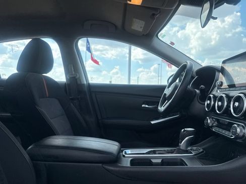 Certified 2025 Nissan Sentra SR FWD image 28
