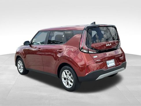 Used 2024 Kia Soul LX w/ Option Group 015 FWD image 5