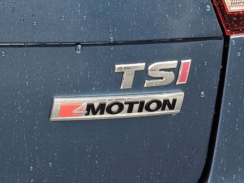 Used 2018 Volkswagen Tiguan SE AWD/4WD image 30