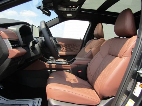 Used 2025 Mitsubishi Outlander SEL AWD/4WD image 3