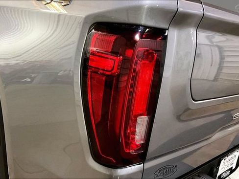 Certified 2026 GMC Sierra 1500 SLT AWD/4WD image 8