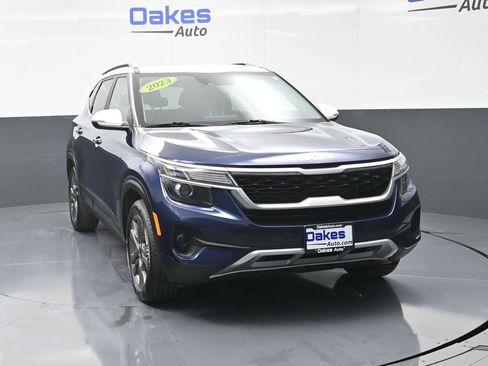 Certified 2023 Kia Seltos S w/ Navigation Package image 3