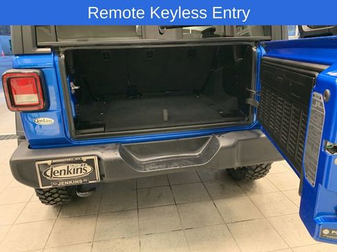 Used 2022 Jeep Wrangler Unlimited Sport image 15