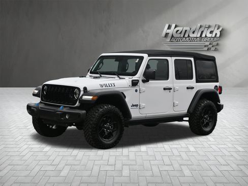 Used 2024 Jeep Wrangler Willys image 8