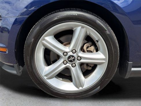 Used 2011 Ford Mustang GT Premium w/ Comfort Pkg RWD image 31