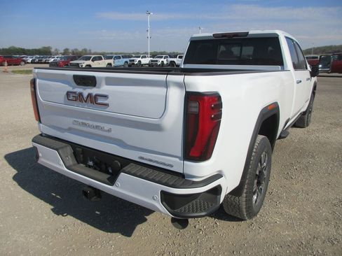 New 2026 GMC Sierra 3500 Denali w/ Denali Reserve Package AWD/4WD image 5