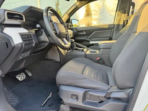 Used 2024 Toyota Tacoma TRD Sport AWD/4WD image 35