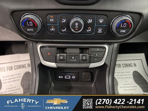 Used 2024 GMC Terrain SLT AWD/4WD image 30