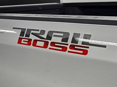 Used 2020 Chevrolet Silverado 1500 Custom Trail Boss w/ Custom Convenience Package AWD/4WD image 30