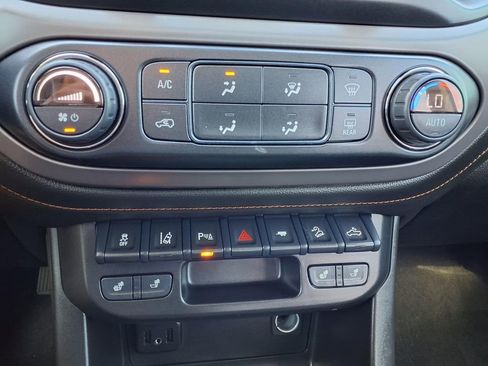 Used 2021 GMC Canyon AT4 image 28