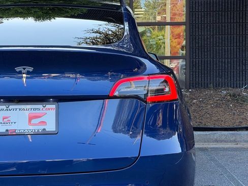 Used 2021 Tesla Model Y Long Range AWD/4WD image 16