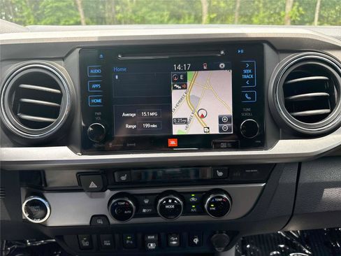 Used 2018 Toyota Tacoma Limited RWD image 20