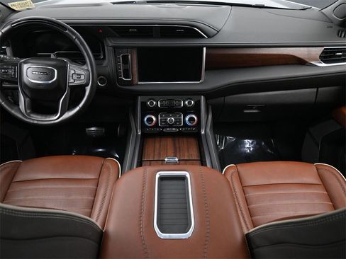 Used 2024 GMC Yukon XL Denali Ultimate image 4