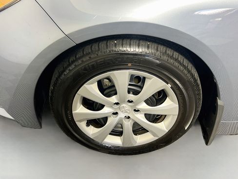 Used 2025 Toyota Corolla LE FWD image 13
