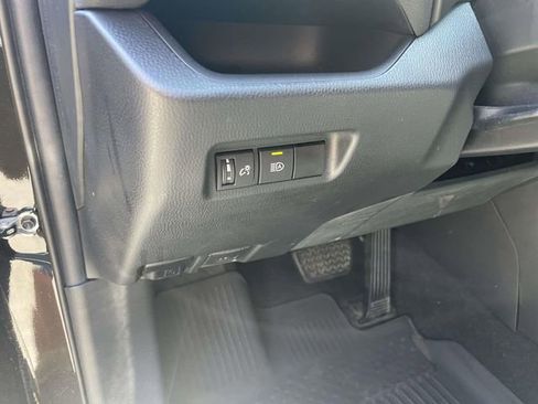 Used 2021 Toyota RAV4 XLE FWD image 20