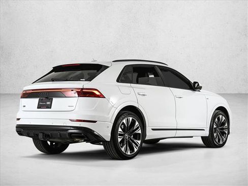 Certified 2025 Audi Q8 Prestige w/ Prestige Package image 5