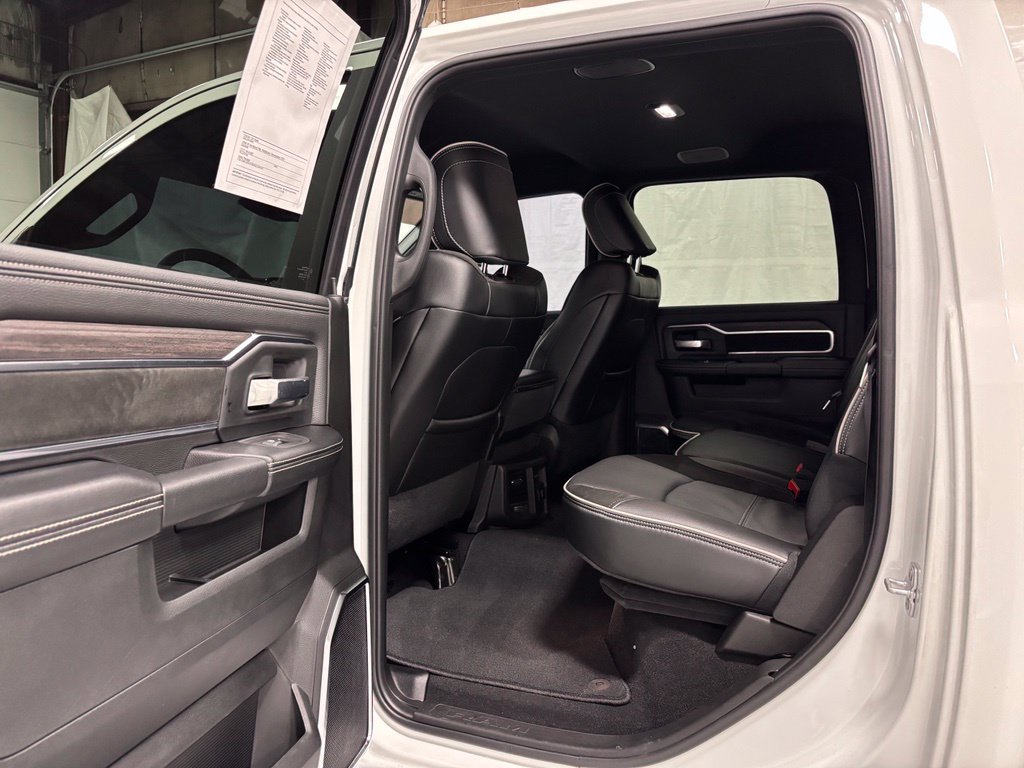 Used 2026 RAM 2500 Laramie AWD/4WD image 39