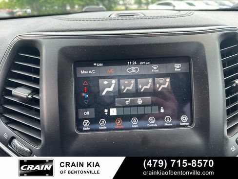 Used 2021 Jeep Cherokee Latitude Lux FWD image 25