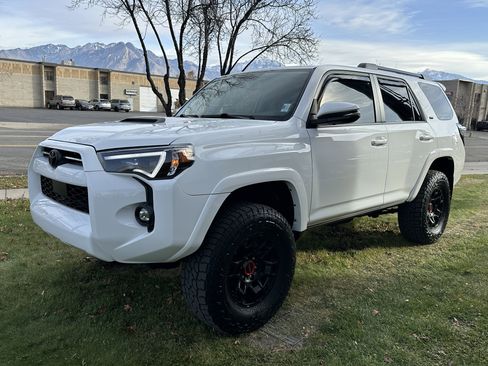 Used 2023 Toyota 4Runner SR5 Premium image 11
