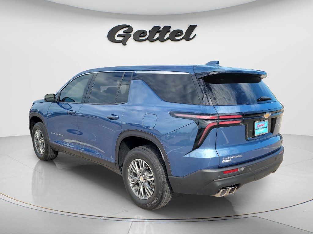 Used 2024 Chevrolet Traverse LS FWD image 7