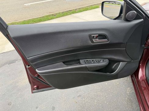 Used 2013 Acura ILX w/ Premium Package image 12