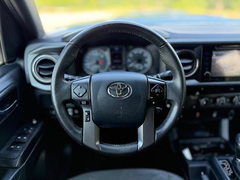 Used 2017 Toyota Tacoma TRD Sport w/ Tow Package RWD image 25