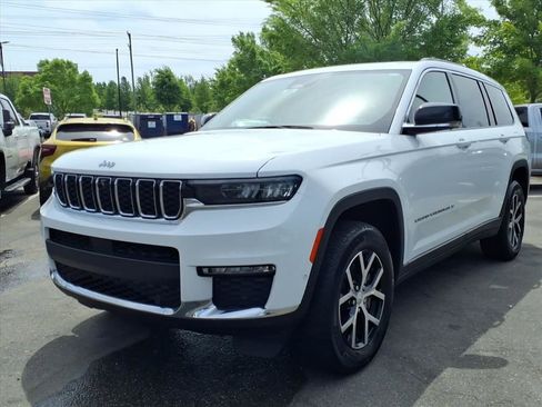 Used 2024 Jeep Grand Cherokee L Limited w/ Luxury Tech Group II image 36