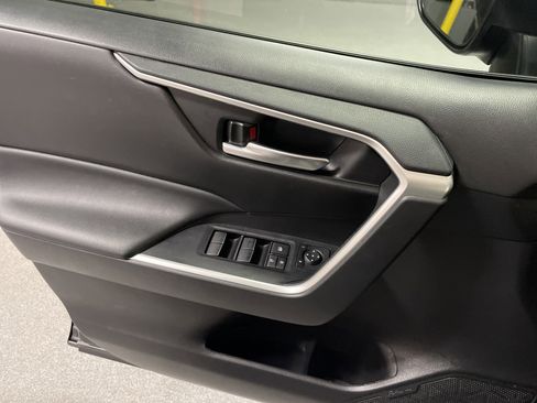 Used 2024 Toyota RAV4 XLE w/ Convenience Package image 14