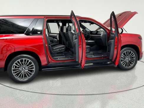 Certified 2025 Cadillac Escalade ESV Sport Platinum AWD/4WD image 13