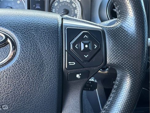 Used 2016 Toyota Tacoma TRD Sport w/ Towing Package image 15