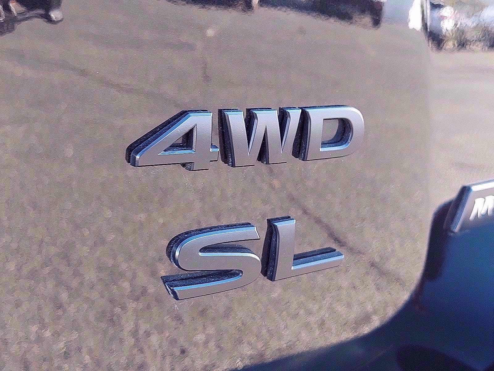 Used 2018 Nissan Pathfinder SL w/ Midnight Edition Package AWD/4WD image 31