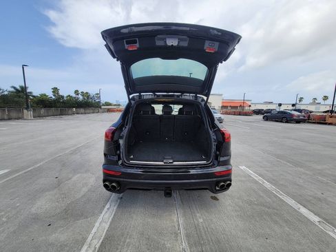 Used 2016 Porsche Cayenne S w/ Premium Plus Package AWD/4WD image 15