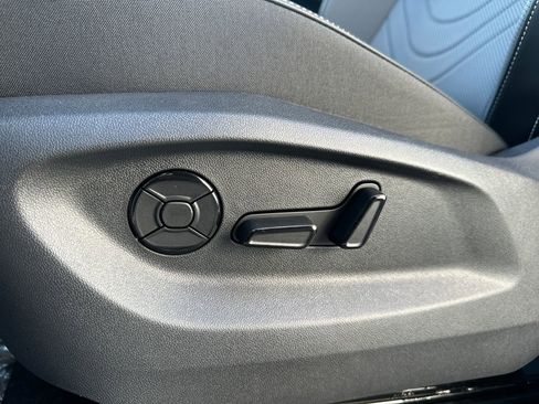 New 2026 Volkswagen Tiguan SE R-Line image 4